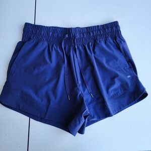 Legend Discovery women's Blue Gym shorts Athletic 4" inseam Drawstring Sz L